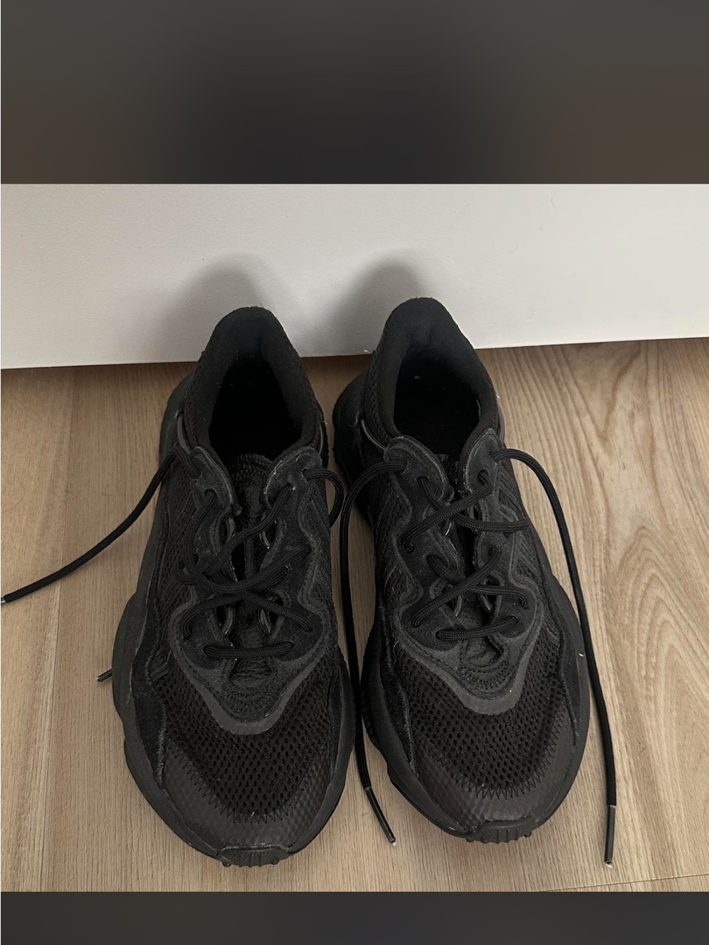 Adidas Osweego’s sneakers